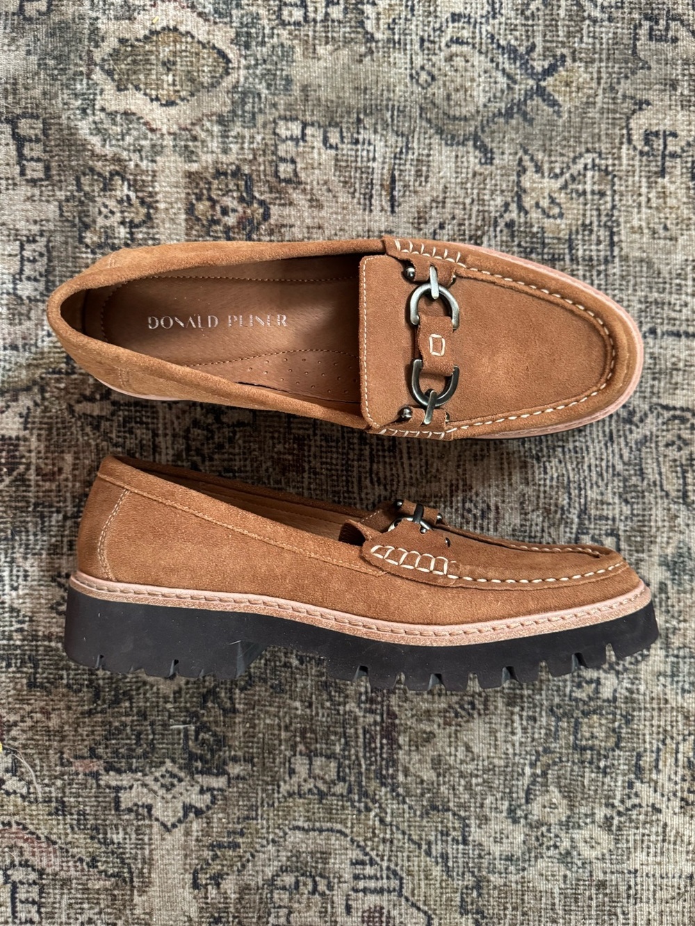 DONALD PLINER Helio Saddle Suede Loafers 1” Platform 8.5 NWOT